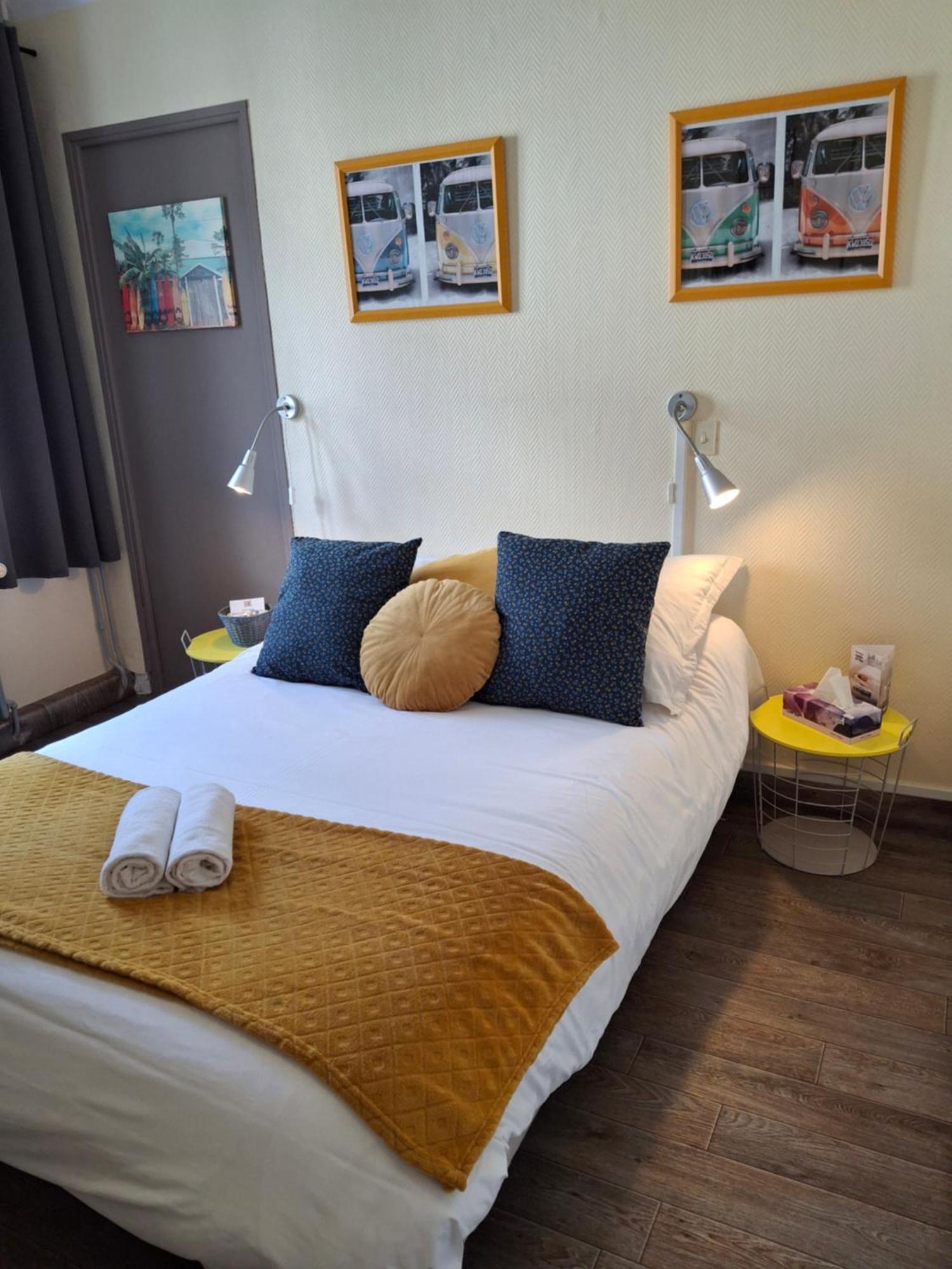 Le Petit Poucet Hotel Saint-Lo Buitenkant foto
