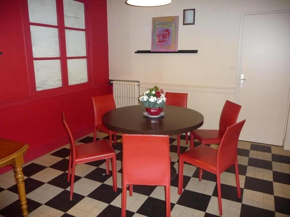 Le Petit Poucet Hotel Saint-Lo Buitenkant foto