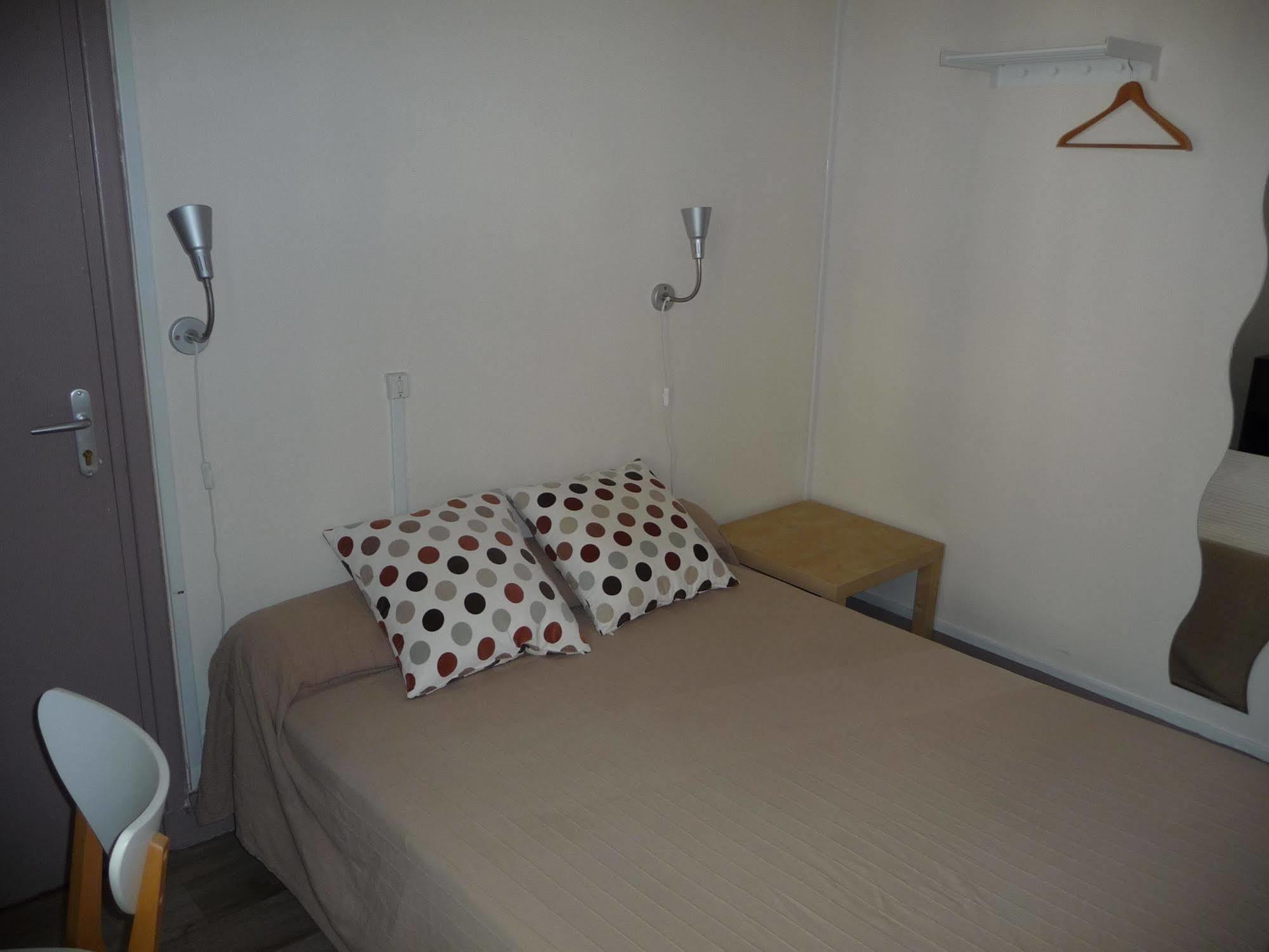 Le Petit Poucet Hotel Saint-Lo Buitenkant foto