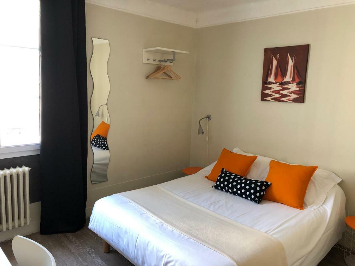 Le Petit Poucet Hotel Saint-Lo Buitenkant foto